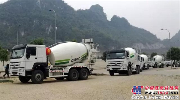 凌宇刮起海外風(fēng)，20臺(tái)攪拌車“涌向”東南亞