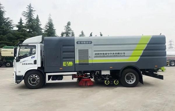 凌宇純電動(dòng)洗掃車的特點(diǎn)詳解！出色在哪？