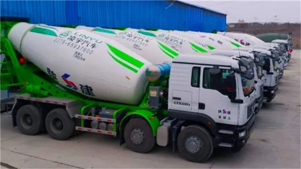 克服萬難！新春批凌宇罐車發(fā)往市場(chǎng)