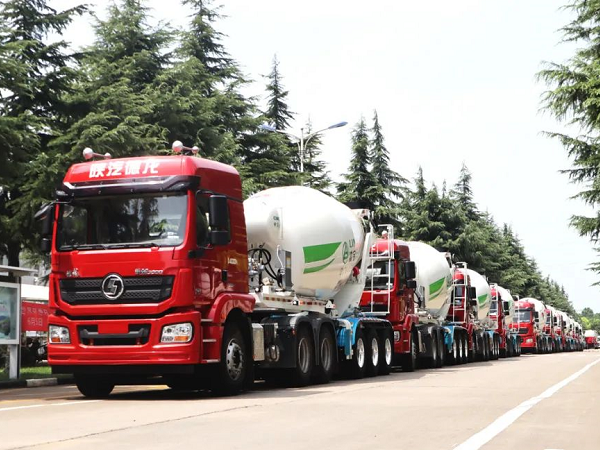 凌宇老客戶試水半掛攪拌車，10臺(tái)批量交付開華東先河！