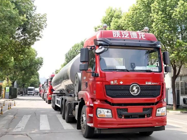 疫情之下，海外客戶線上訂車，20臺(tái)凌宇罐車批量交付！