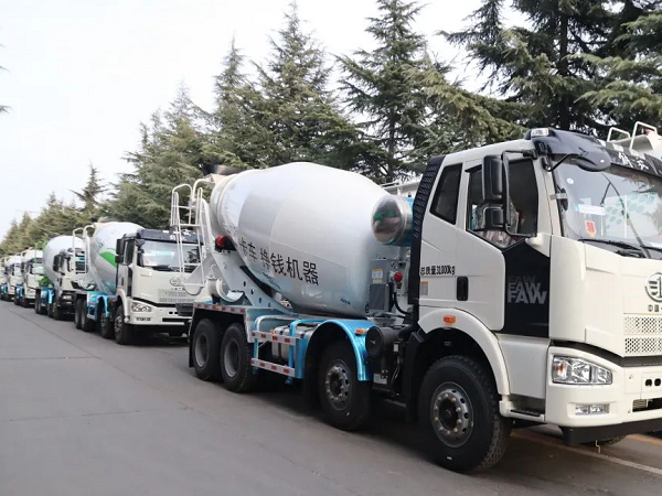 陽(yáng)春三月下華南，老客戶一次性訂購(gòu)凌宇汽車120臺(tái)！