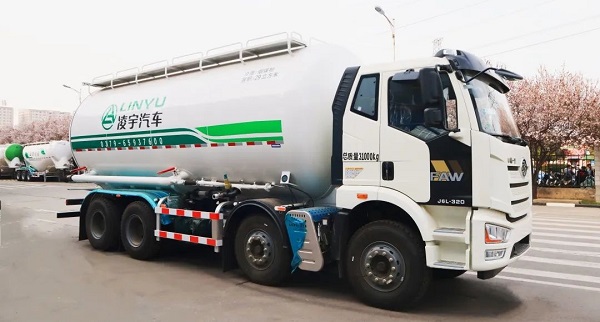 凌宇干混砂漿車的特點(diǎn)都有什么？